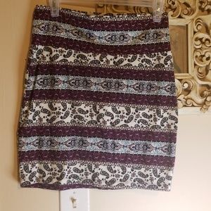 Short stretchy skirt.